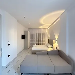 Гостевой дом Maison, Влёра