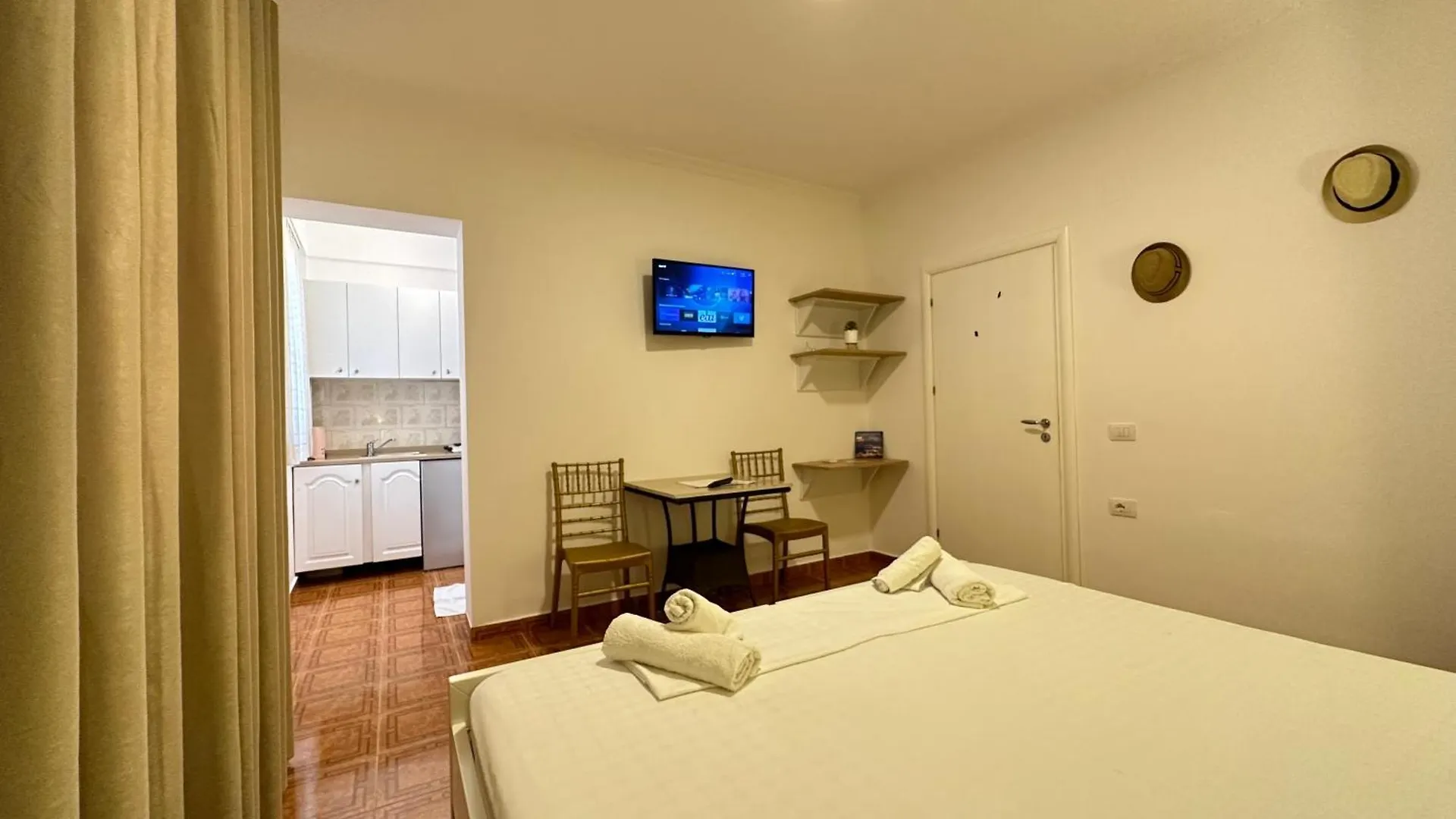 Anel Studios Vlore 0*,  Albania