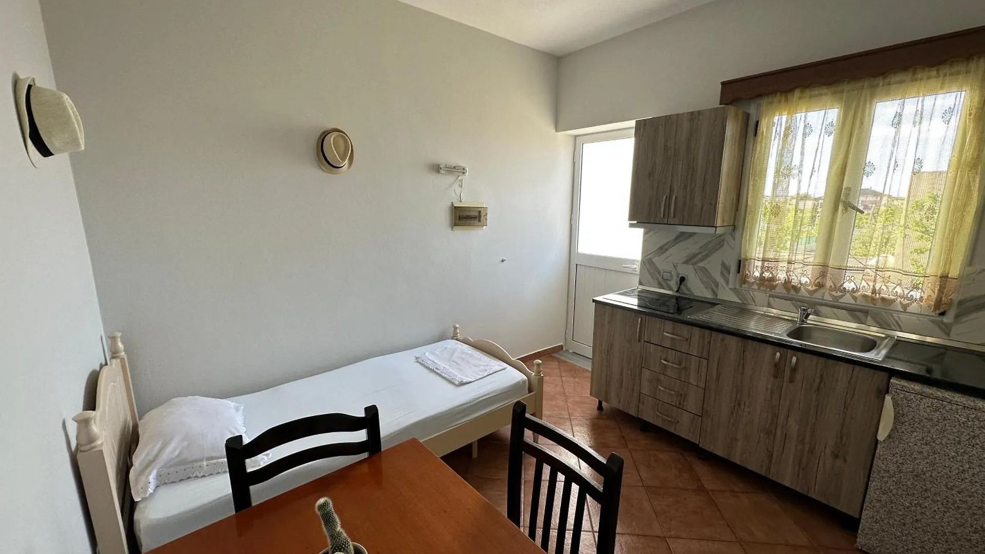 Anel Studios Vlorë Aparthotel
